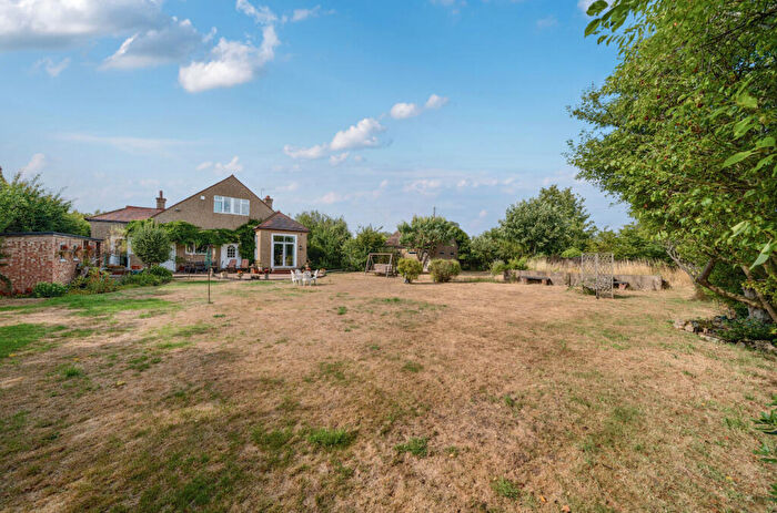 4 Bedroom Detached House For Sale In High Road, Wilmington, Kent, DA2