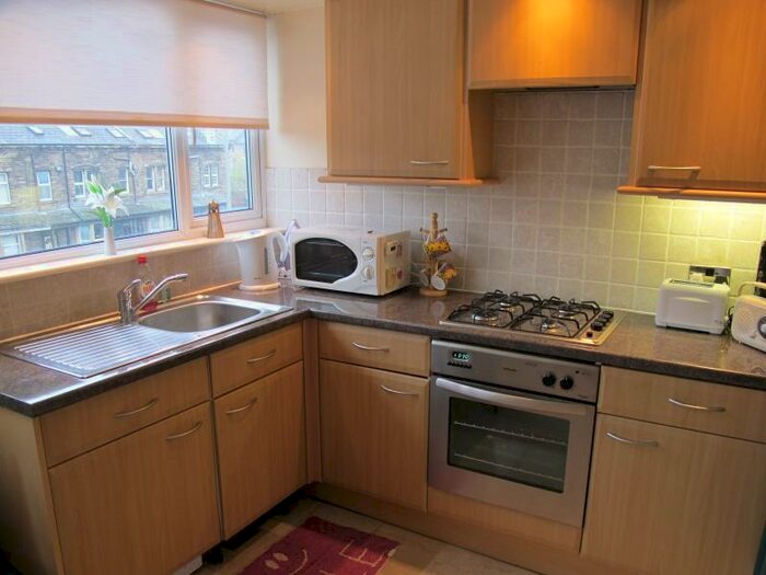 1 Bedroom Flat To Rent In Bingley Road, Shipley, West Yorkshire, BD18