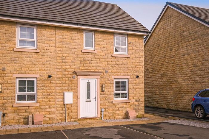 3 Bedroom End Of Terrace House For Sale In Weavers Avenue, Golcar, Huddersfield, HD7