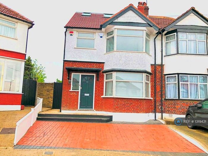 5 Bedroom Semi-Detached House To Rent In Stuart Avenue, London, NW9