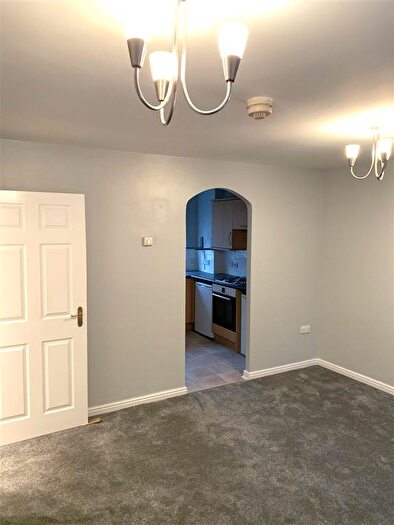 2 Bedroom Flat For Sale In Collingtree Court, Solihull, B92