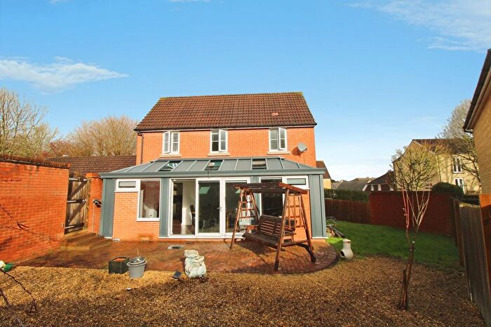 3 Bedroom Detached House For Sale In Mustang Way, Swindon, SN5