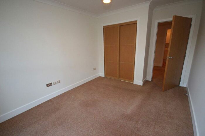 3 Bedroom Flat To Rent In South Oswald Road, Morningside, Edinburgh, EH9