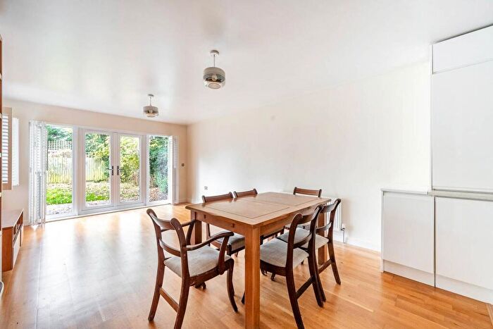 3 Bedroom Flat To Rent In Wood End Road, Harrow, HA1