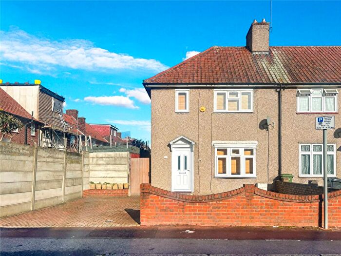 3 Bedroom End Of Terrace House To Rent In Winterbourne Road, Dagenham, Essex, RM8