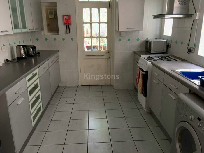 6 Bedroom Terraced House To Rent In Senghenydd Road, Cathays, Cardiff, CF24