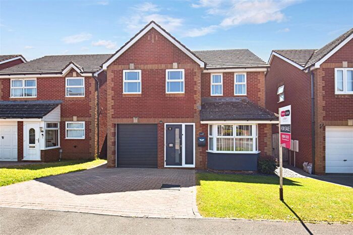 4 Bedroom Detached House For Sale In Siskin Chase, Cullompton, EX15