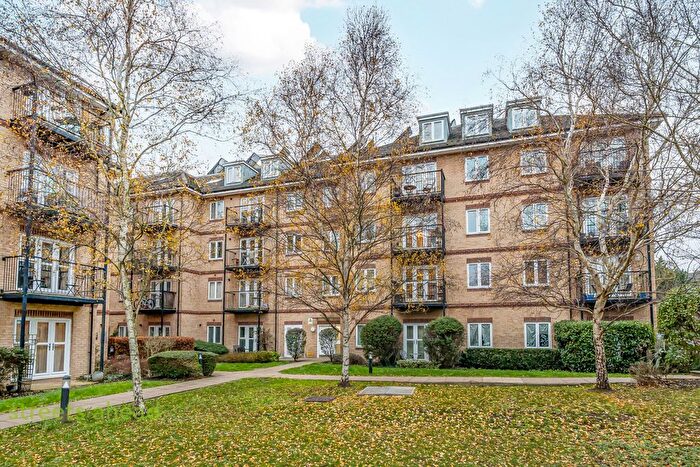 2 Bedroom Flat For Sale In Isis House, Worcester Close, London, SE20