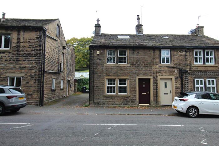 3 Bedroom Terraced House To Rent In Oldham Road, Sowerby Bridge, HX6