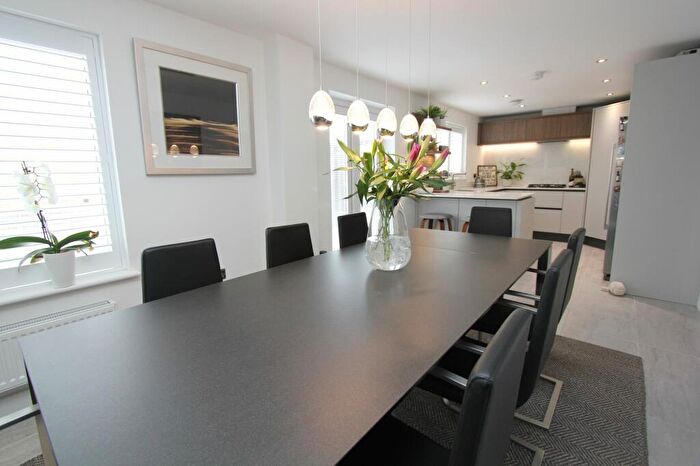 4 Bedroom Detached House For Sale In Railway Road, Rhoose, CF62