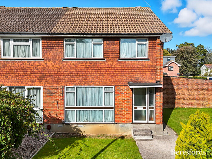 3 Bedroom End Of Terrace House For Sale In Rayleigh Road, Hutton, CM13