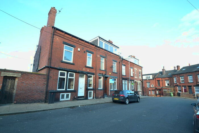 2 Bedroom End Of Terrace House To Rent In Knowle Grove, Burley, LS4