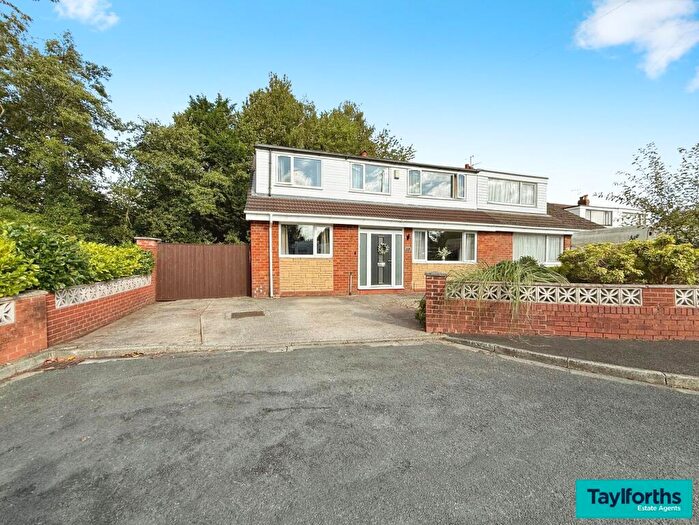 4 Bedroom Semi-Detached House For Sale In Glenluce Drive, Preston, PR1
