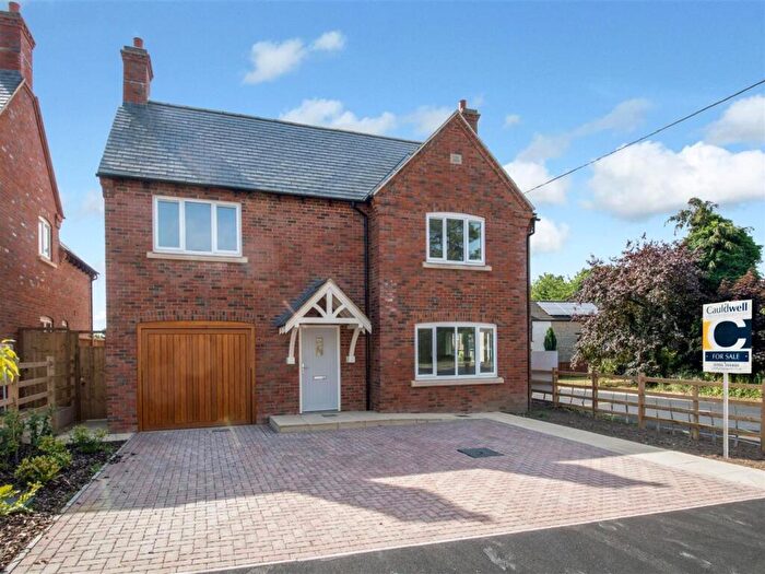 4 Bedroom Detached House For Sale In Hartwell Road, Hanslope Village, MK19