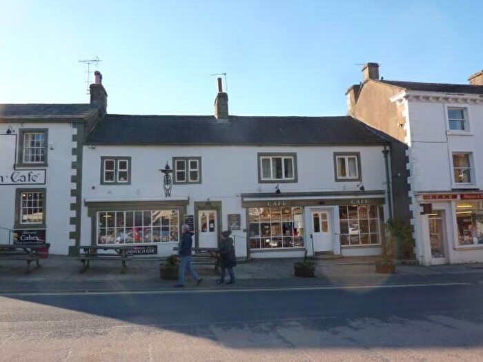 2 Bedroom Apartment To Rent In Market Place, Settle, North Yorkshire, BD24