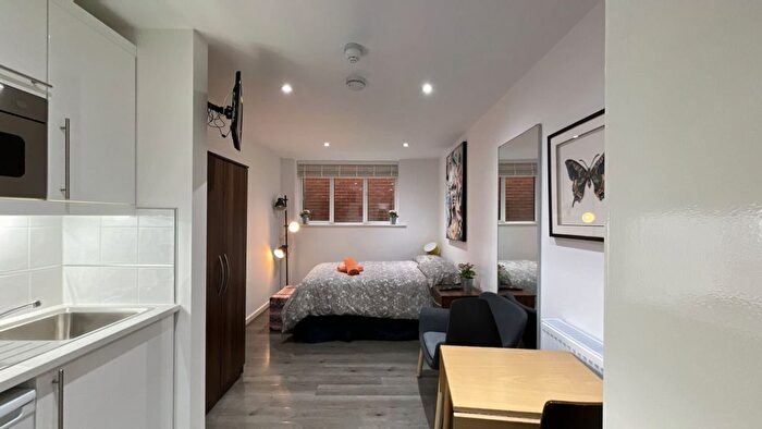 Studio To Rent In Blenheim Gardens, London, NW2