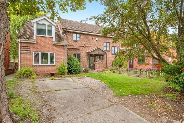 3 Bedroom Semi-Detached House For Sale In Martin Lane, Bawtry, Doncaster, DN10