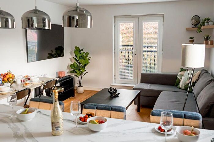 2 Bedroom Flat To Rent In Reading, RG1