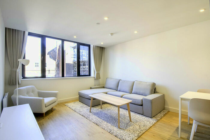 2 Bedroom Apartment To Rent In Devonshire House, Leeds, LS1
