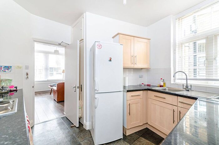 1 Bedroom Flat To Rent In Ufford Street, Southwark, London, SE1