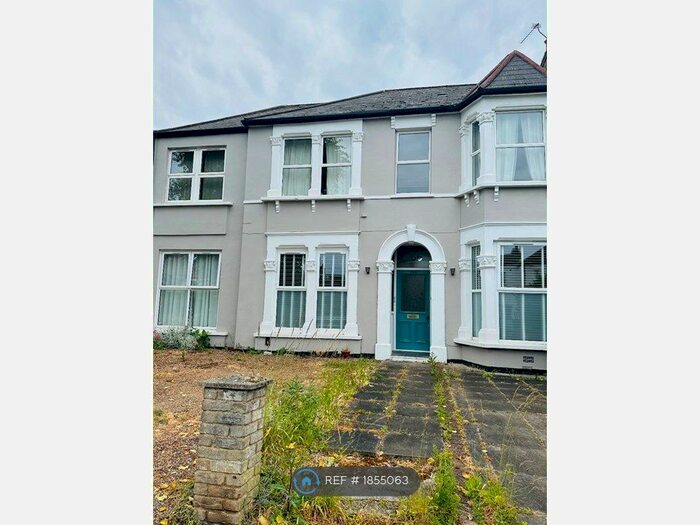 2 Bedroom Flat To Rent In Wellmeadow Road, London, SE6