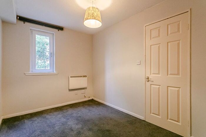 1 Bedroom Flat For Sale In Laichpark Loan, Edinburgh, EH14