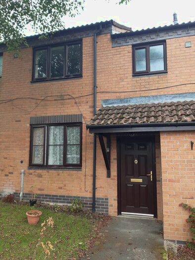 3 Bedroom Semi-Detached House To Rent In Drummond Close, Woodside, Telford, TF7