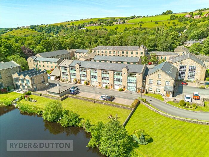 2 Bedroom Apartment For Sale In Gibbs Close, Greenfield, Saddleworth, OL3