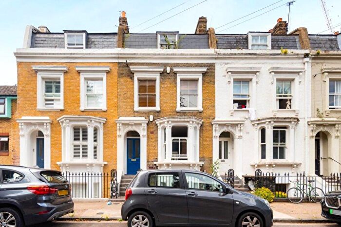 2 Bedroom Flat To Rent In Tomlins Grove, Bow, London, E3