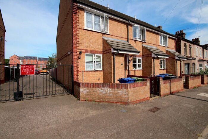 2 Bedroom End Of Terrace House To Rent In Parker Road, Grays, RM17