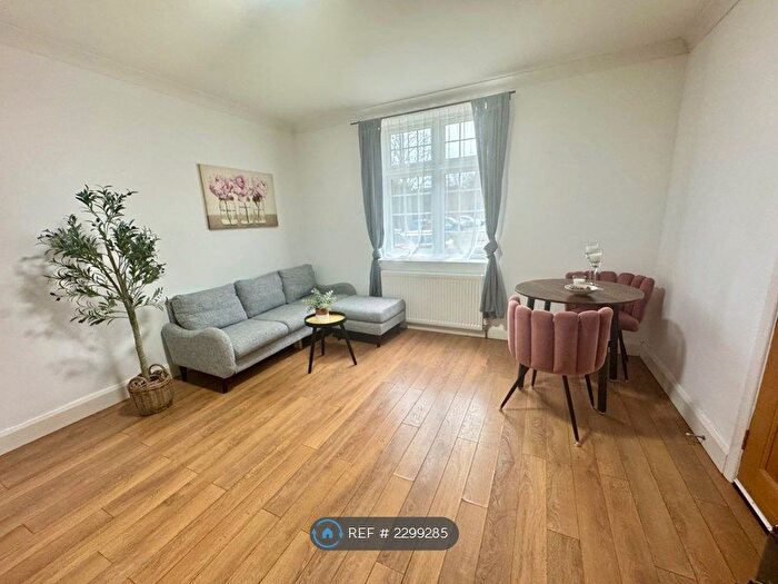 1 Bedroom Bungalow To Rent In Tomswood Hill, Essex, IG6