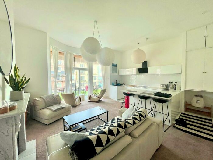 1 Bedroom Flat To Rent In Bedford Square, BN1