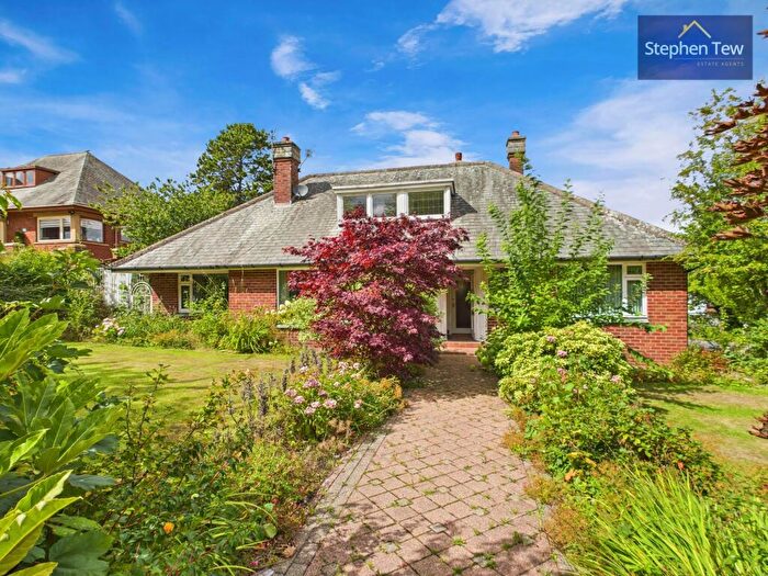 4 Bedroom Detached Bungalow For Sale In North Park Drive, Blackpool, FY3