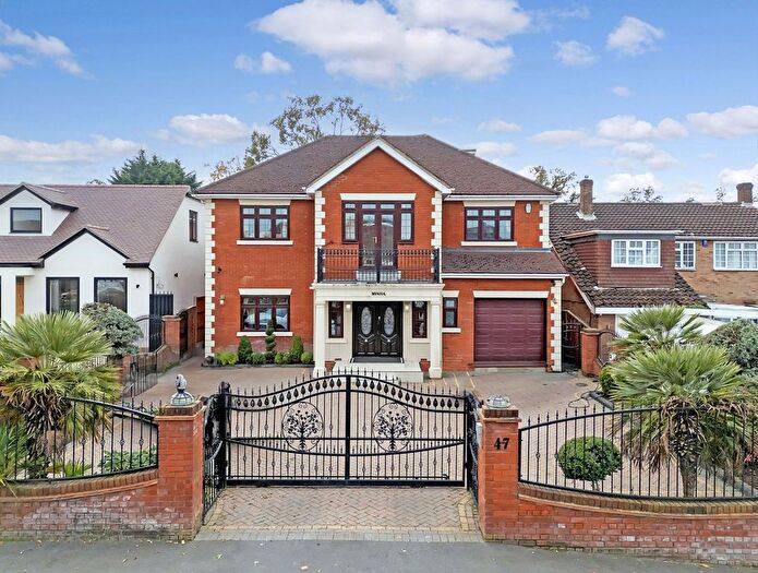 7 Bedroom Property For Sale In Tomswood Road, Chigwell, IG7