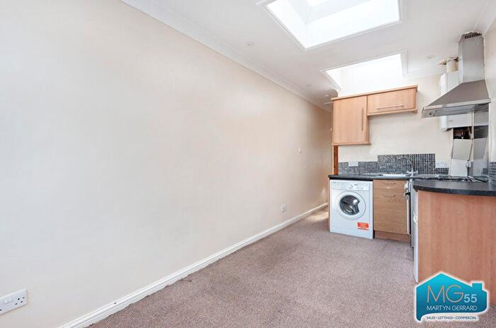 1 Bedroom Apartment To Rent In Hale Grove Gardens, London, NW7