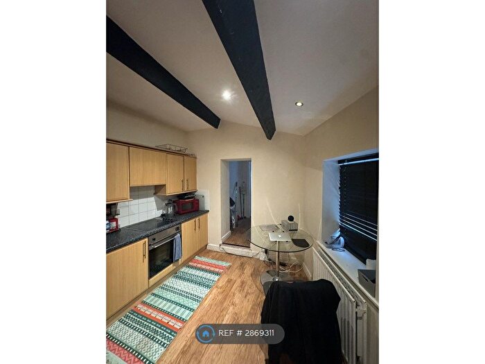 1 Bedroom Flat To Rent In The Green, Leeds, LS18