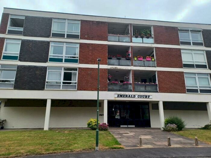 2 Bedroom House To Rent In Emerald Court, Solihull, West Midlands, B92