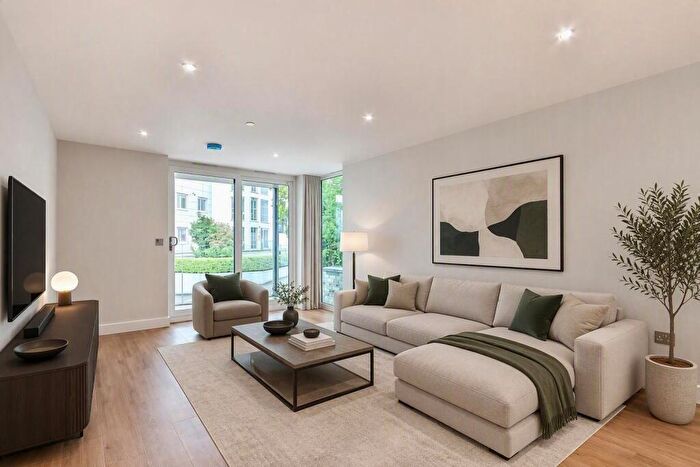 2 Bedroom Apartment For Sale In Highmoor Road, Poole, Dorset, BH14