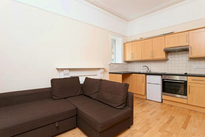 Studio To Rent In King Charles Road, Surbiton, KT5