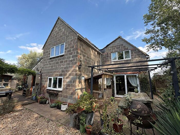 4 Bedroom Detached House For Sale In Westonzoyland Road, Bridgwater, TA7