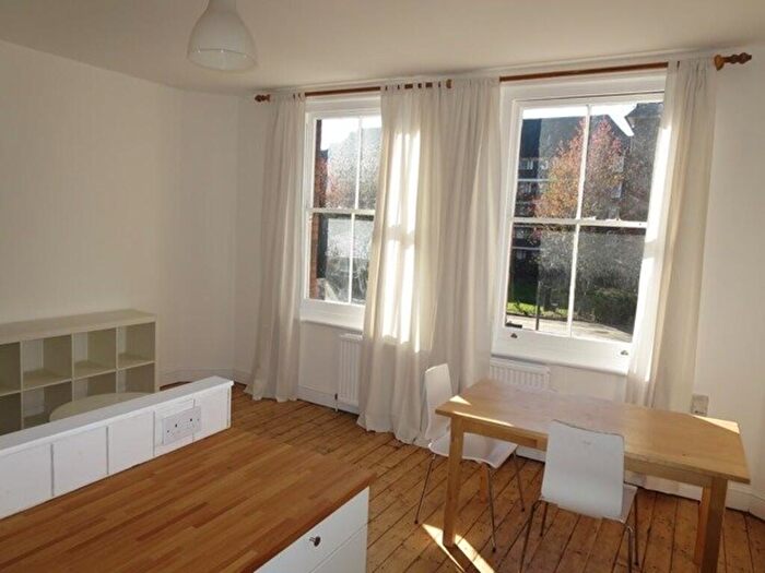 2 Bedroom Flat To Rent In Holloway Road, N7