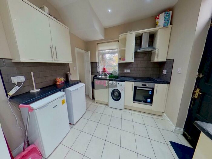 4 Bedroom House To Rent In Bolton Road, Salford, Manchester, M6