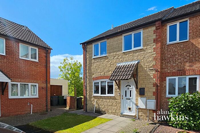 3 Bedroom End Of Terrace House To Rent In Bakers Field, Lyneham, SN15