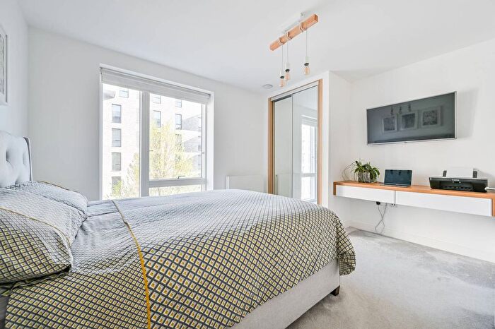 2 Bedroom Flat For Sale In West Parkside, Greenwich Millennium Village, London, SE10