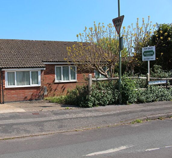 3 Bedroom Semi-Detached Bungalow For Sale In Redwing Road, Clanfield, PO8