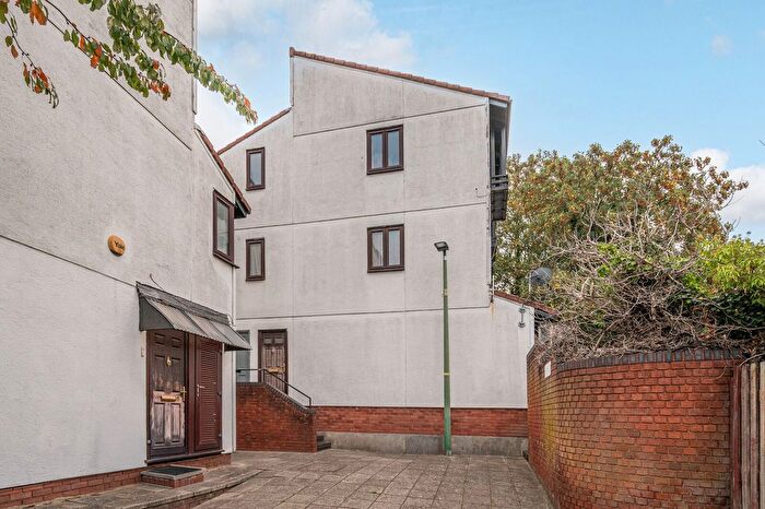 1 Bedroom Flat For Sale In Francis Barber Close, Streatham, London, SW16