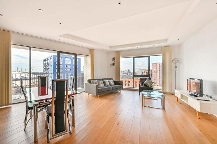 2 Bedroom Flat To Rent In Grantham House, Canary Wharf, London, E14