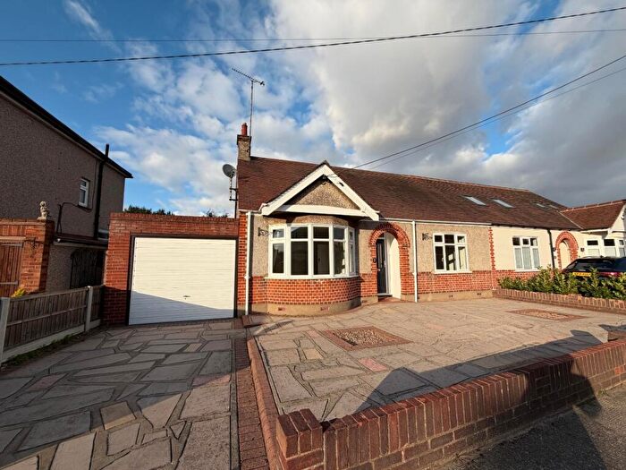 2 Bedroom Semi-Detached Bungalow To Rent In New Road, Hadleigh, SS7