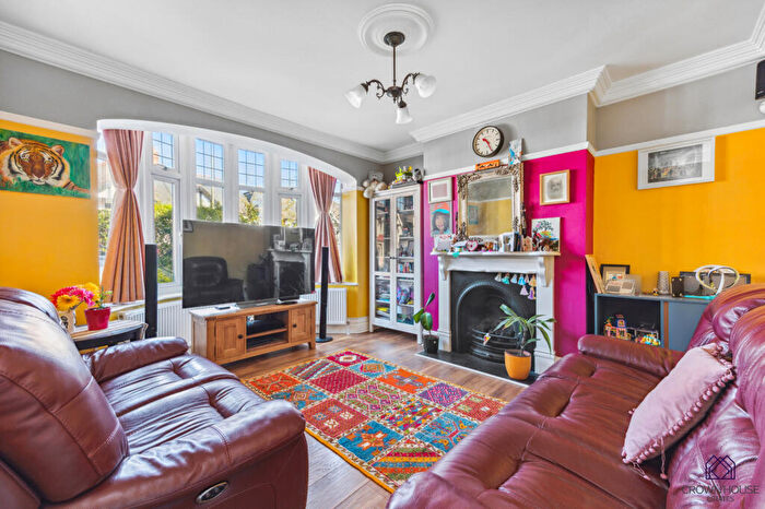 4 Bedroom Semi-Detached House To Rent In Thurlestone Avenue, London, N12
