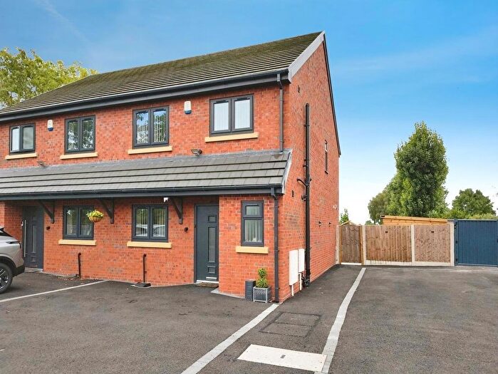 3 Bedroom Semi-Detached House For Sale In Blackhalve Lane, Wolverhampton, West Midlands, WV11